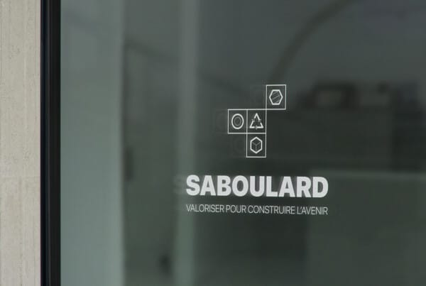 Découvrez la refonte de l'identité visuelle de Saboulard par NRV, agence charte graphique à Toulouse : analyse du marché, nouvelle charte graphique, logo modernisé et supports variés.